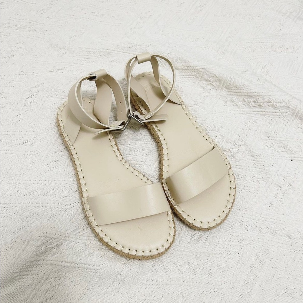 Abercrombie & fitch White Sandals - Picture 1 of 4